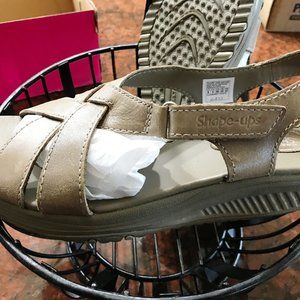 Shape-Ups Sandals Velcro Closing